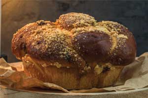 round challah loaf